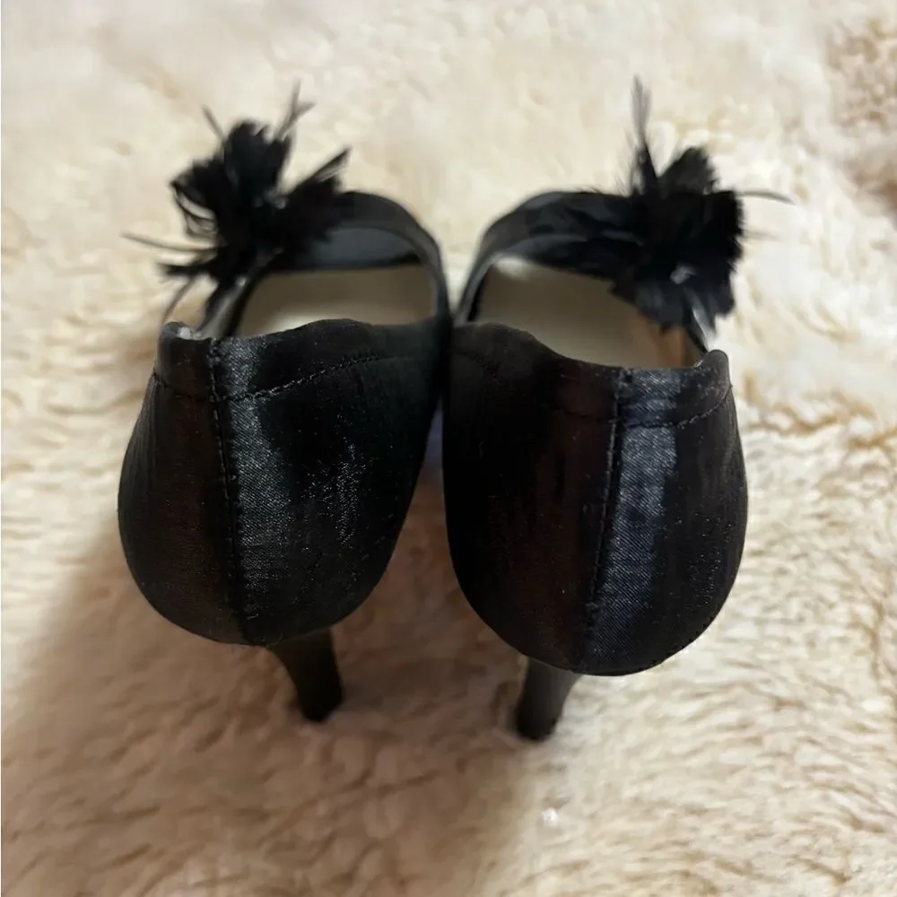 Dolce by Mojo Moxy Black San Diego Peep Toe Heels with Feather Detail size 8.5